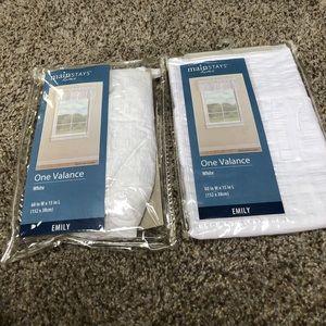 Mainstay valance.           NWT